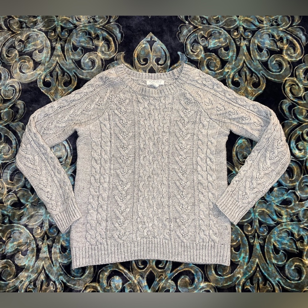 FOREVER 21 • Gray cable knit sweater • Size Small